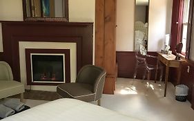 Planters' Barracks Country Inn